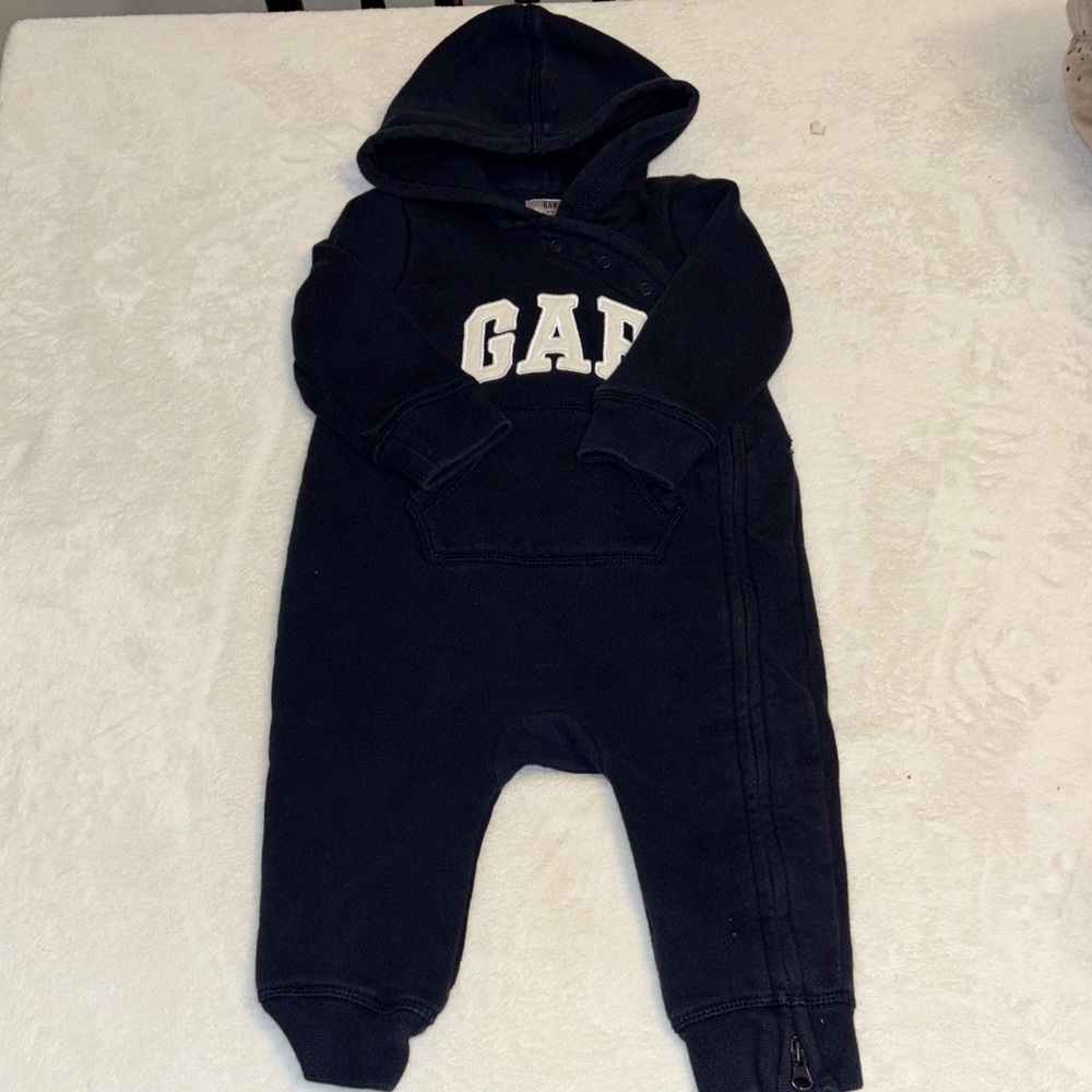 GAP Dark Blue Hooded Baby Romper with White Logo 6-12 months zip up